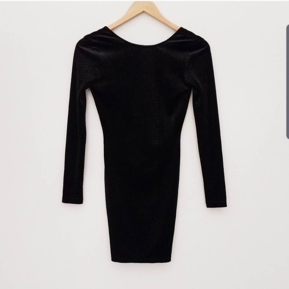 NWT H&M black velvet snakeskin bodycon dress